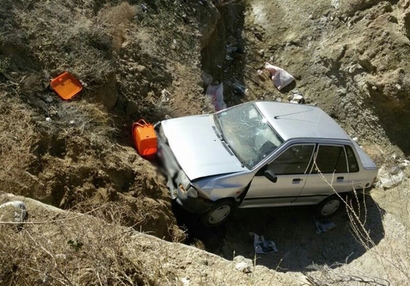 سقوط پراید از پل یک کشته و 3 مجروح برجای گذاشت
