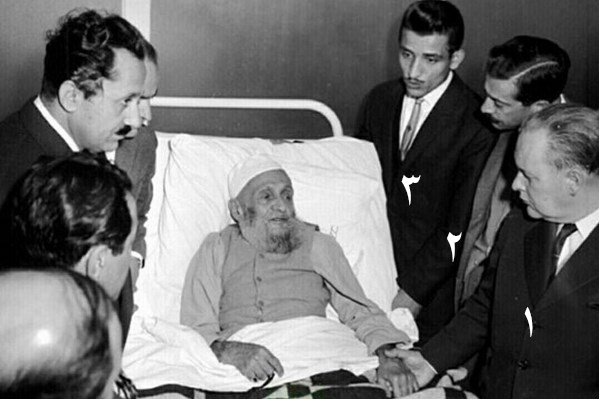 چرا ضد انقلاب از داستان&zwnj;سازی با عکس آیت&zwnj;الله کاشانی دست بر نمی&zwnj;دارد؟