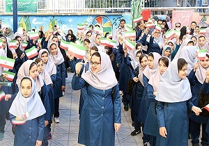۸۰۰ نفر از آموزگاران قمی دو نوبت تدریس می‌کنند