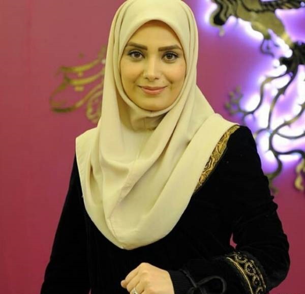 مانی رهنما در فرهنگسرای نیاوران روی صحنه می‌رود