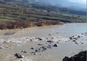 پر آب شدن رودخانه "کشکان" در اثر بارندگی + فیلم