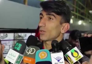 صحبت&zwnj;های رحمتی در مورد داوری و واکنش بازیکنان پرسپولیس +فیلم