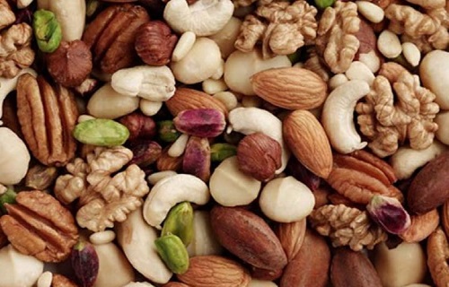 خوراکی&zwnj;های شب یلدا/ از خواص آجیل برای سلامتی غافل نشوید