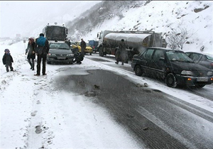 جاده‌های کوهستانی مازندران برفی و لغزنده