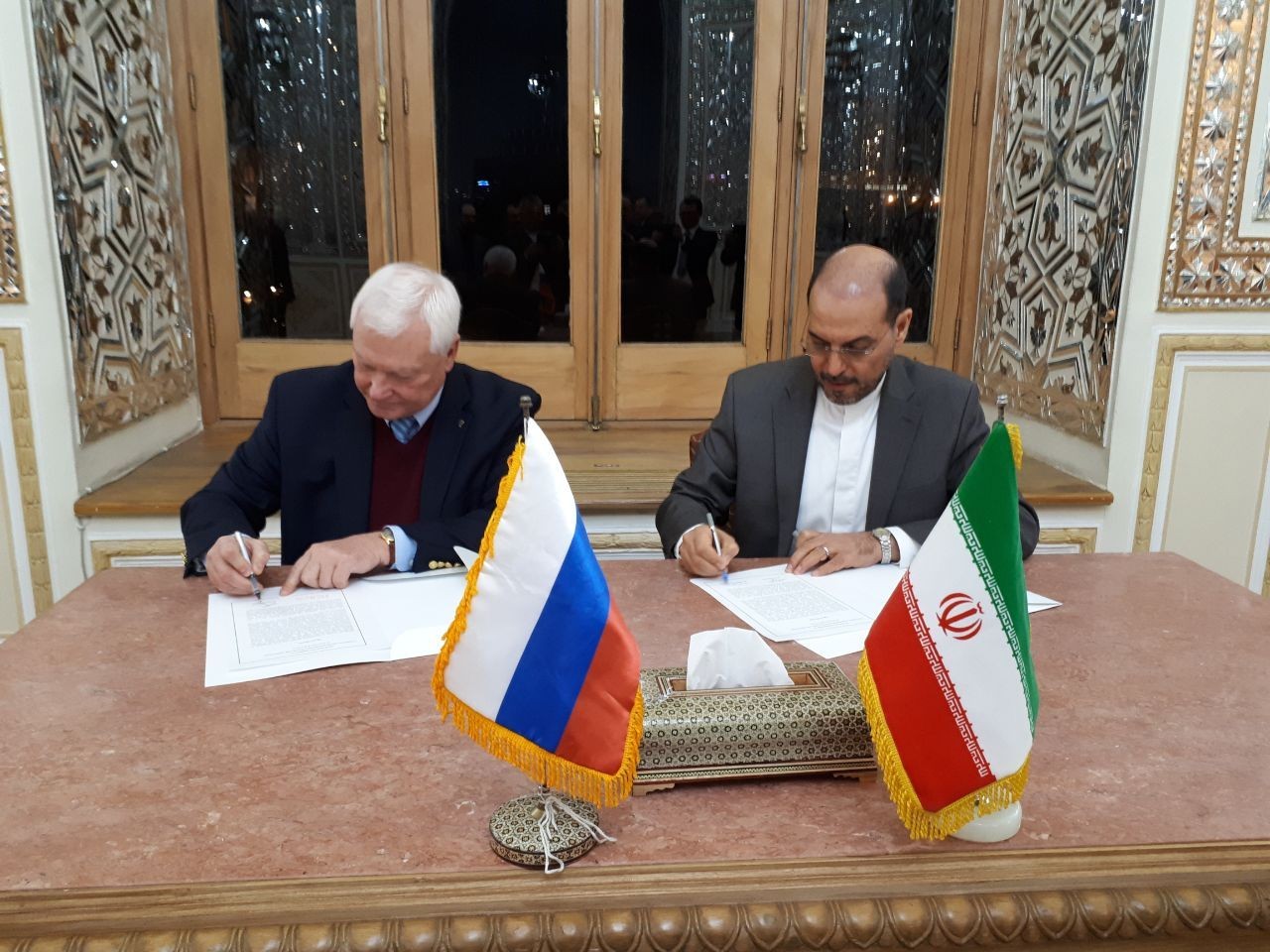 ایران و روسیه در خصوص تامین امنیت بین المللی اطلاعات رایزنی کردند