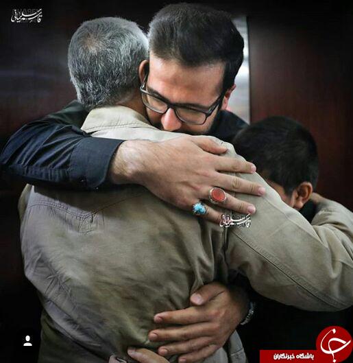 فرزند شهید خوش لفظ در آغوش سرلشکر حاج قاسم سلیمانی+تصاویر
