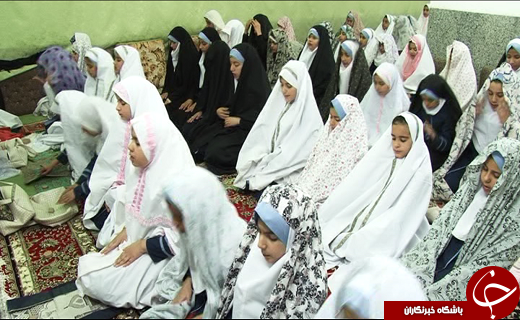 روزه گرفتن دانش آموزان یک روز از سال در مدرسه + تصاویر