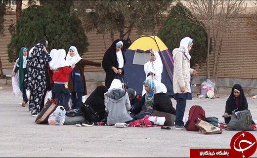 روزه گرفتن دانش آموزان یک روز از سال در مدرسه + تصاویر
