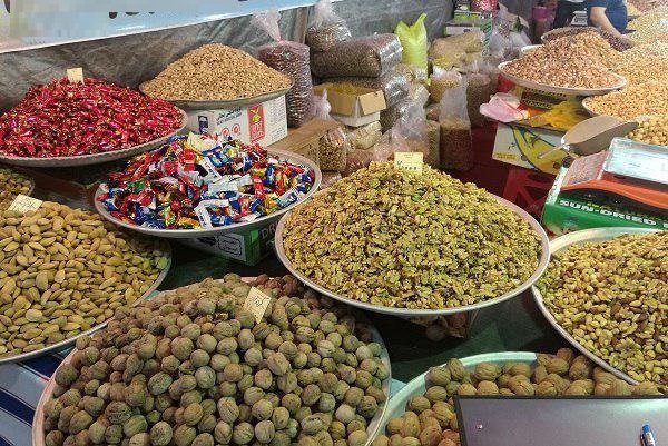 تشدید نظارت‌ها بر بازار گلستان در آستانه شب یلدا