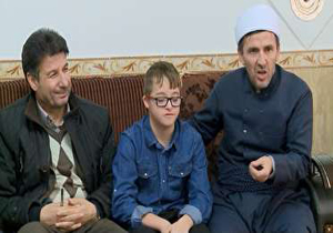دیدار مسئولان با معلول مهابادی