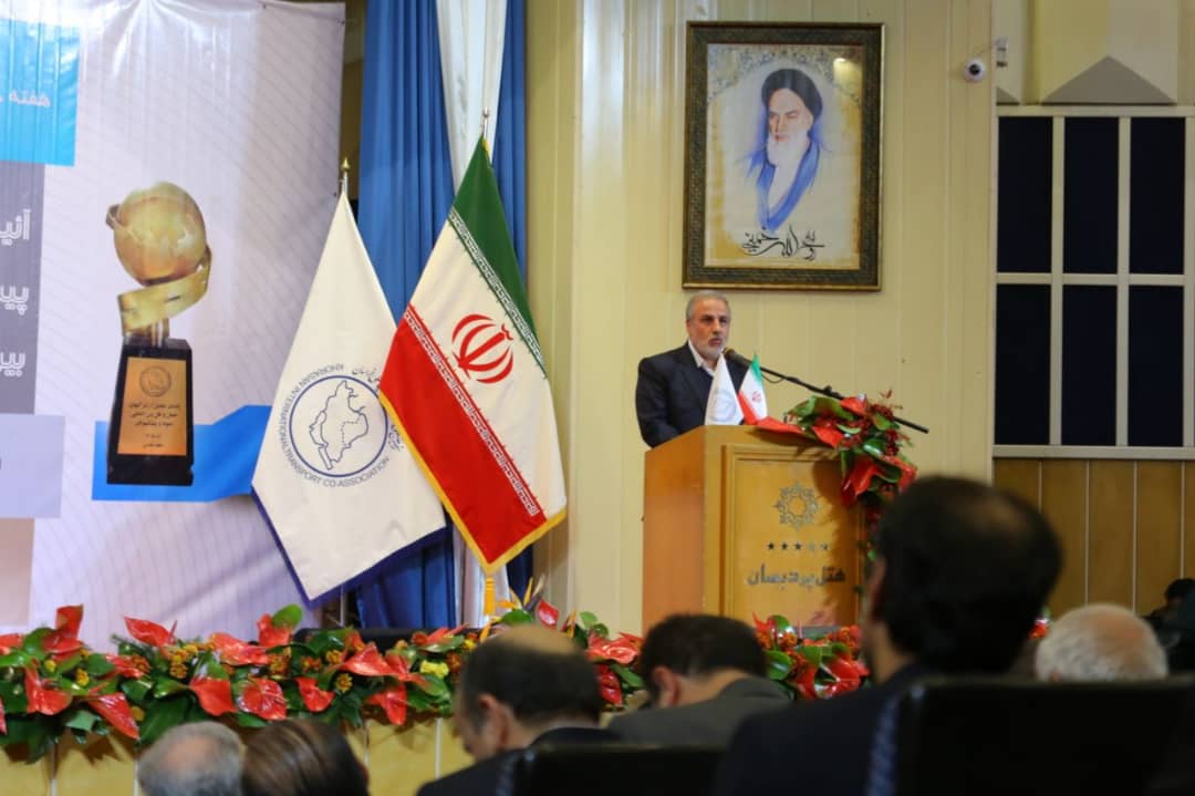 استان خراسان رضوی رتبه نخست را در ترانزیت کالا دارد/ یکی از مهمترین دلایل تحریم‌های  دشمنان در حوزه حمل و نقل ، نقش این صنعت در اقتصاد است