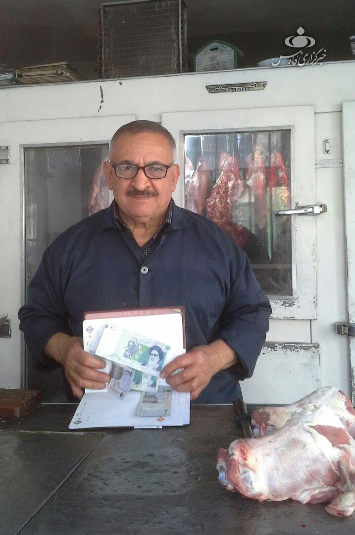 کاسبانی که دنبال سود نیستند/ دخل این مغازهها با نرخ ارز بالا و پایین نمیشود کاسبانی که دنبال سود نیستند/ دخل این مغازهها با نرخ ارز بالا و پایین نمیشود