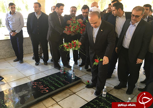 تجدید میثاق وزیر ورزش و جوانان با شهدا