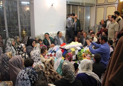 آیین سنتی یلدا در نایین/ کام ما با کُپَچو شیرین است آیین سنتی یلدا در نایین/ کام ما با کُپَچو شیرین است