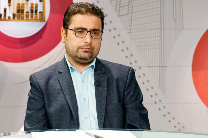 کشف ۵۸۹ تلفن همراه قاچاق از یک سمند