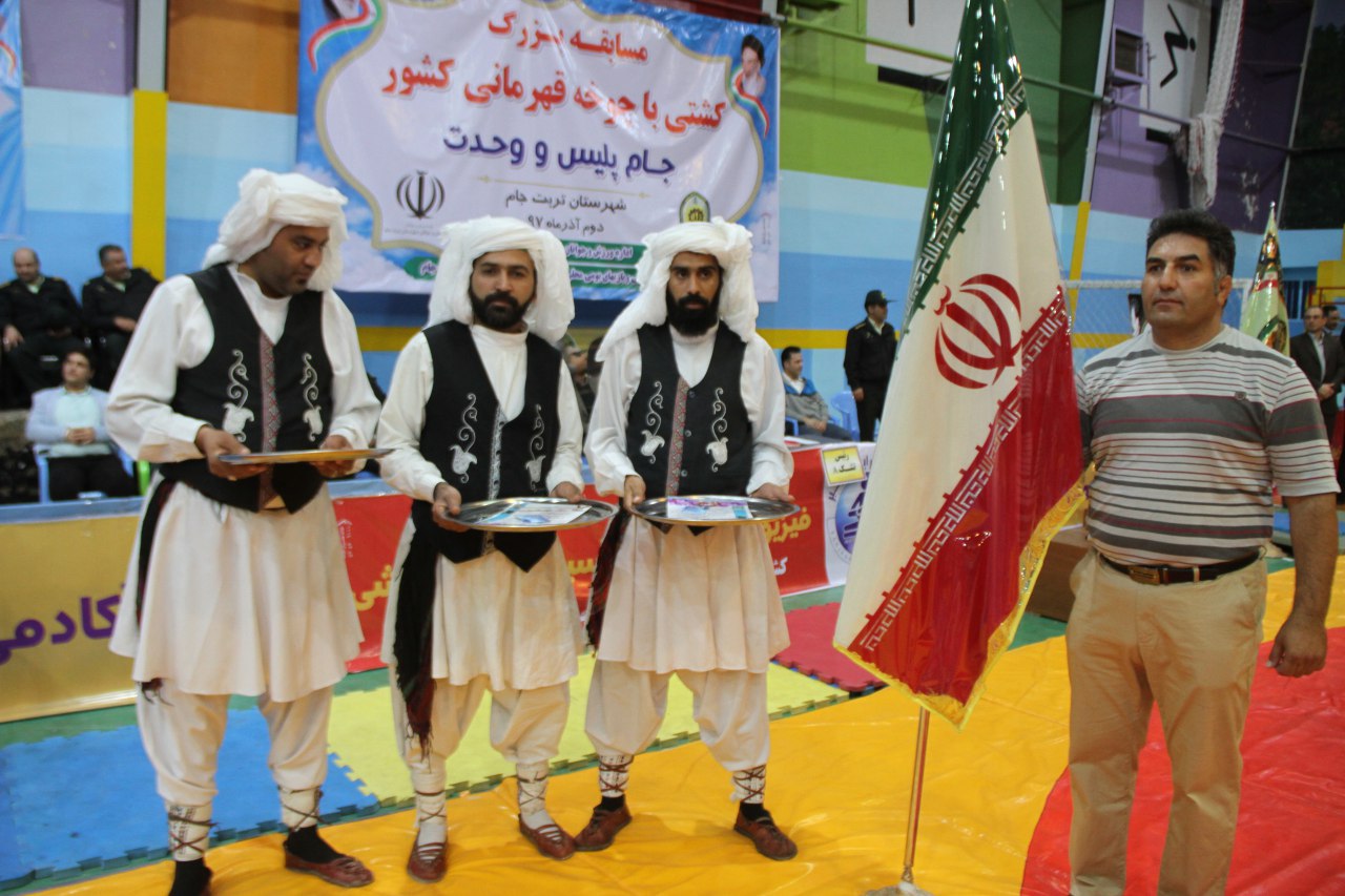 برگزاری مسابقات کشتی با چوخه در تربت جام