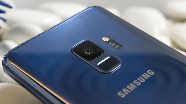 تصاویر محافظ صفحه نمایش Galaxy S10 در فضای مجازی منتشر شد +فیلم