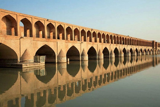سردر قیصریه اصفهان نماد قوس / بنیان اصفهان را در برج قوس تعیین کردند