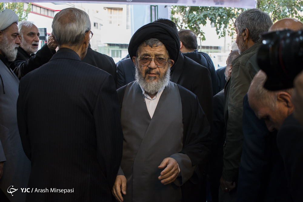 حجت&zwnj;الاسلام اکرمی: هنوز روی صندلی خود نشستم اما دیگر سمتی ندارم
