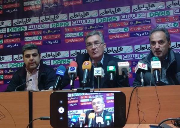 برانکو: تمام تمرکزمان روی لیگ برتر و جام حذفی است/ مقابل تراکتور، سومین دربی را برگزار می&zwnj;کنیم