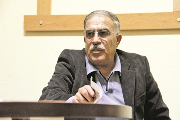 آقای فتحی تیم را درست کنید،جام خودش می آید