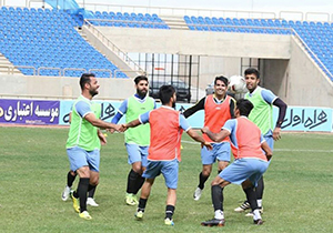 مصاف زردپوشان شیرازی با پرسپولیس پاکدشت