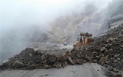 بازگشائی  راه ارتباطی روستای دودان به طرف شهر باینگان