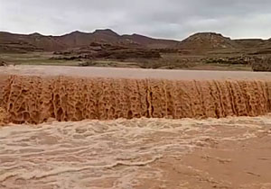 جاری شدن سیل در مسجدسلیمان + فیلم