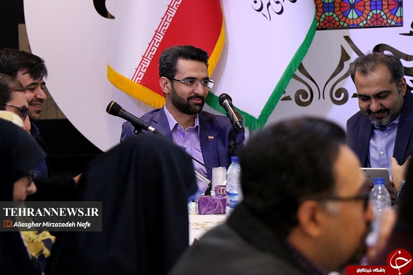 جزئیات جلسه آذری&zwnj;جهرمی با فعالان فضای&zwnj;مجازی چه بود؟