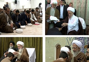 معمم شدن طلاب حوزه علمیه قم به دست مراجع عظام تقلید