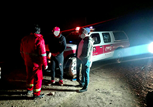 نجات ۳جوان گمشده در کوهستان ازسوی  آتش نشانان كاشانی