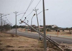 قطعی برق برخی مناطق در بستک و بندرلنگه در پی بارندگی