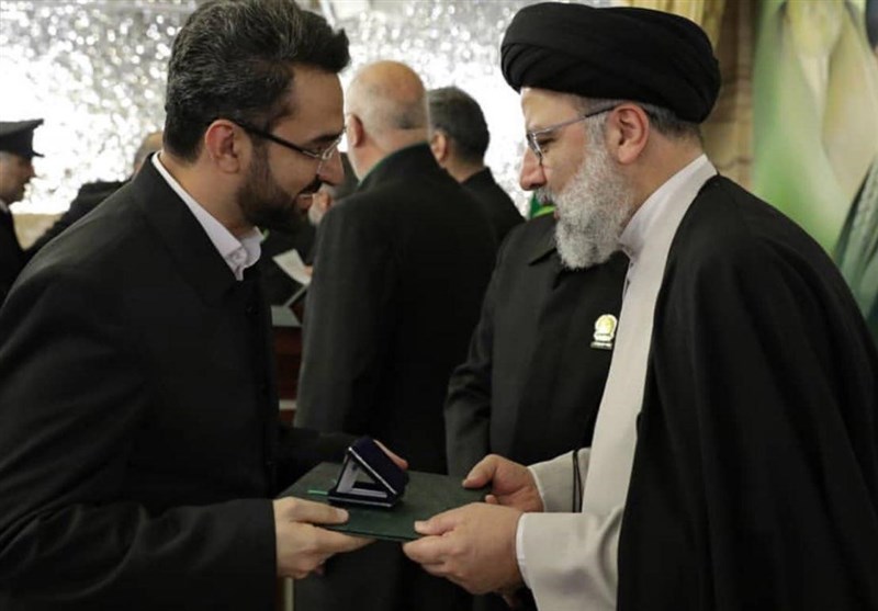 نظر عزت‌الله ضرغامی درباره اعطای خادمی امام رضا (ع) به مسئولان