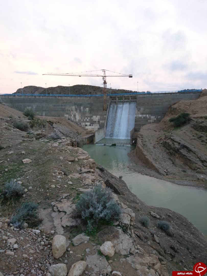 آبگیری سد تنگ ارم دشتستان (عکس)