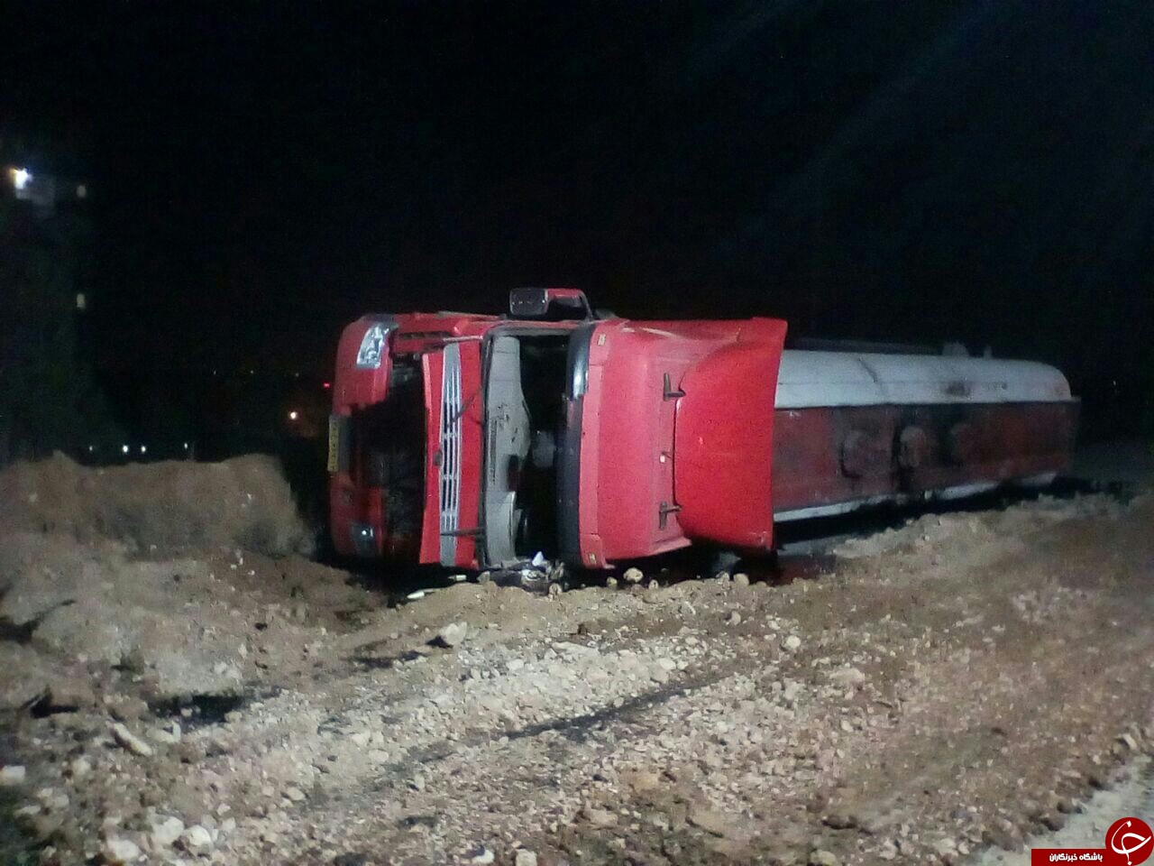 واژگونی تانکر حامل نفت کوره در کمربندی دراک