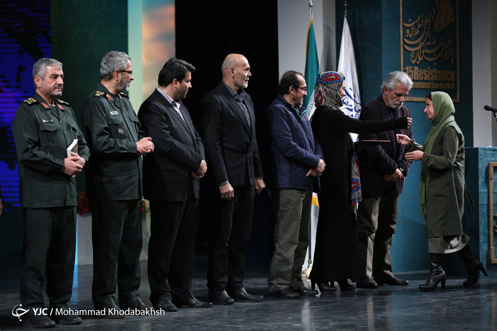 آغاز به کار پانزدهمین جشنواره بین&zwnj;المللی فیلم مقاومت/ برگزیدگان ۴۰ سال سینمای مقاومت تجلیل شدند