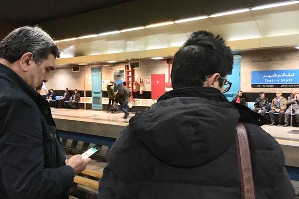 مترو سواری سرپرست شهرداری تهران در روز بدون خودرو