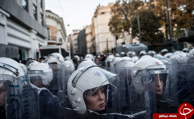 تصاویر روز: از کشف لاشه بیش از 100 نهنگ در ساحل نیوزیلند تا تجمع در اعتراض به تبعیض جنسیتی در استانبول