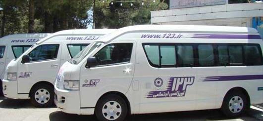 حضور مددکاران بهزیستی در بین زلزله زدگان برای حمایت روانی