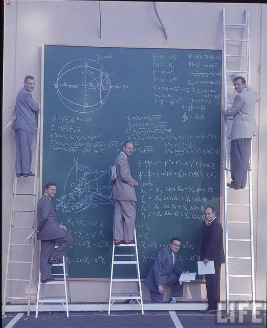 تخته سیاهی که راه فضا را نشان داد!+تصاویر تخته سیاهی که راه فضا را نشان داد!+تصاویر