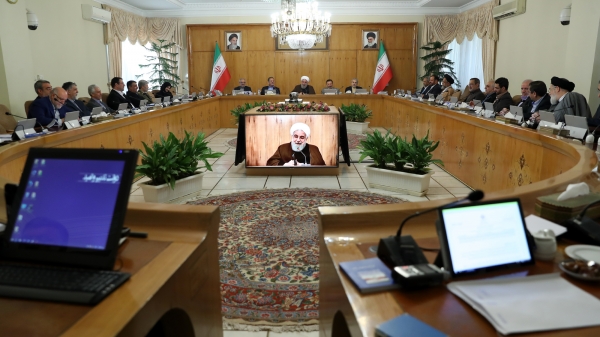 تولید، اشتغال، کنترل تورم، حمایت از اقشار کم&zwnj;درآمد و تأمین کالاهای مورد نیاز مردم، محور اصلی بودجه 98 است/ تنوع قومی و مذهبی در ایران، موج زیبای تحرک و فرصت برای کشور است