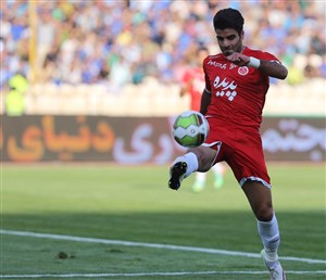پرسپولیسی‌ها درصدد جذب مدافع تیم فوتبال پدیده مشهد