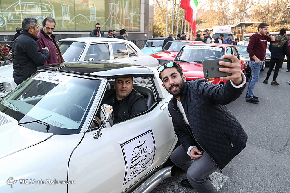 کارناوال ماشین&zwnj;های تاریخی در تهران/ ماشین&zwnj;های کلاسیک، تاریخ را مرور کردند