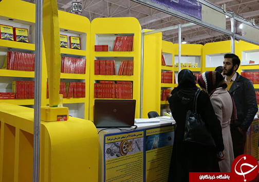 تمدید قرارداد کتاب&zwnj;های یک صفحه&zwnj;ای در ایستگاه&zwnj;ها و اتوبوس ها/ حضور ناشران کمتر، اما معتبر در هفدهمین نمایشگاه کتاب + تصاویر