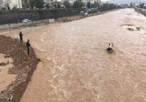 اختصاص درآمد بازی نفت آبادان وذوب آهن به هموطنان سیل زده