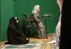 گلایه یک شهروند از نبود نمازخانه جداگانه برای بانوان در یک مجتمع تجاری + فیلم
