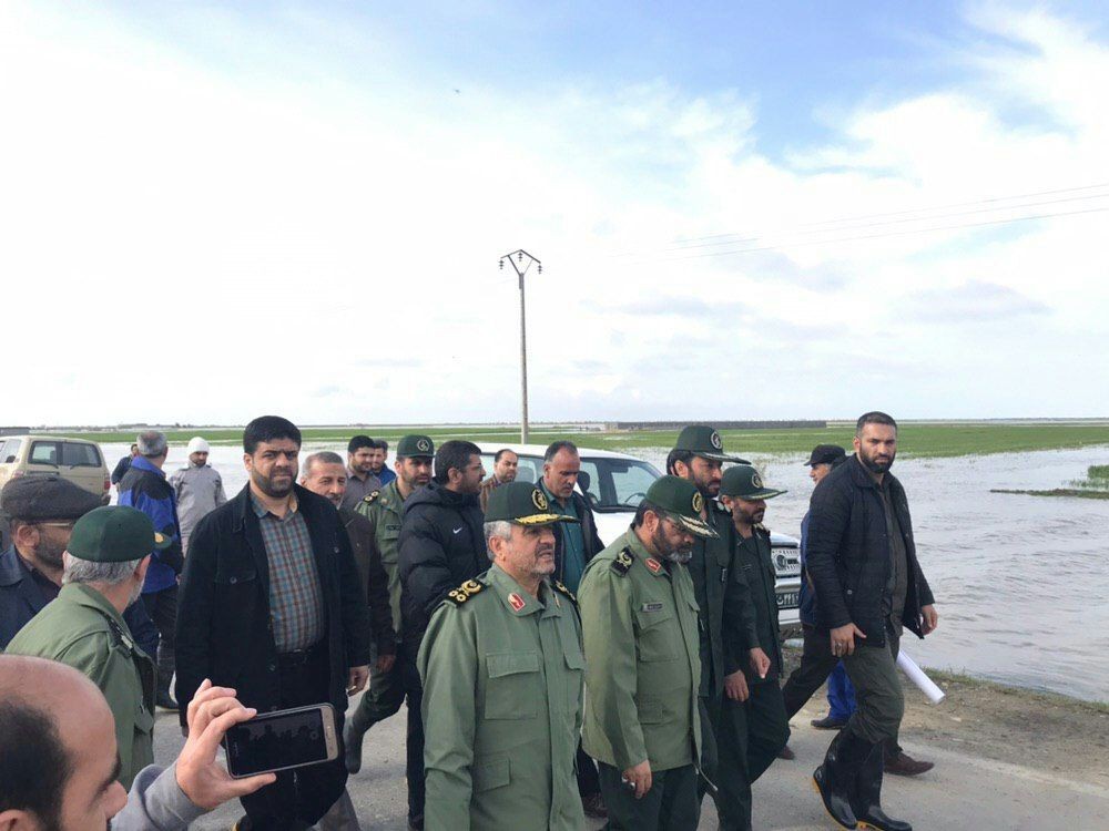 هنوز علت دقیق سیل شیراز مشخص نیست/ کشف مین ضد تانک باقی مانده از جنگ در مرز ایران و عراق / تنها آکواریوم طبیعی دنیا در آبدانان