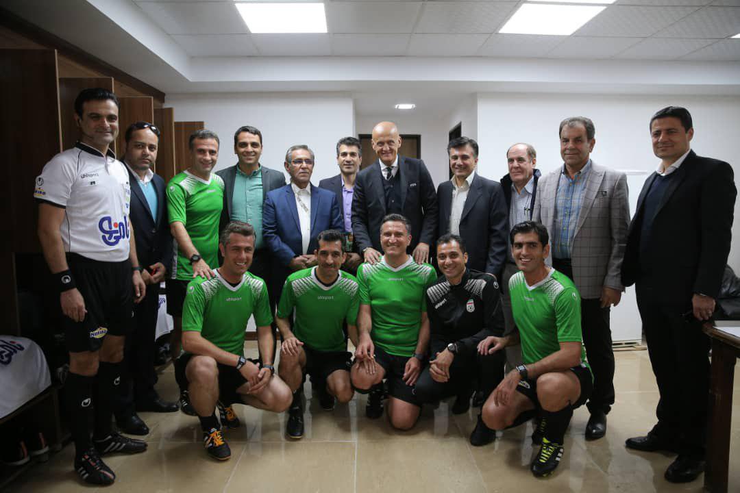 عکس یادگاری تیم داوری دربی ۸۹ با کولینا