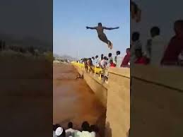 واکنش عجیب مردم آفریقا به سیل! + فیلم