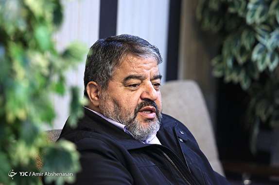 در گام دوم انقلاب نیازمند بازتعریف اهداف انقلاب و تزریق انرژی جوانی هستیم/ رونق تولید داخلی اصلی&zwnj;ترین راهبرد در برابر تحریم&zwnj;های اقتصادی